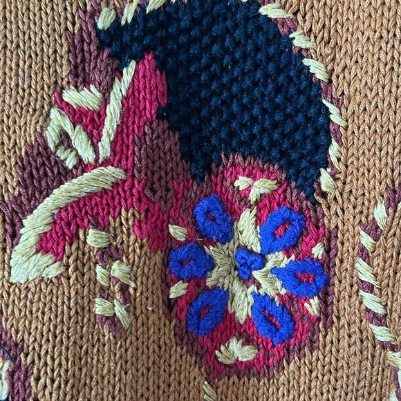 Vintage Women's Tunic Sweater with Embroidered Design - Size M - Picture 3 of 11